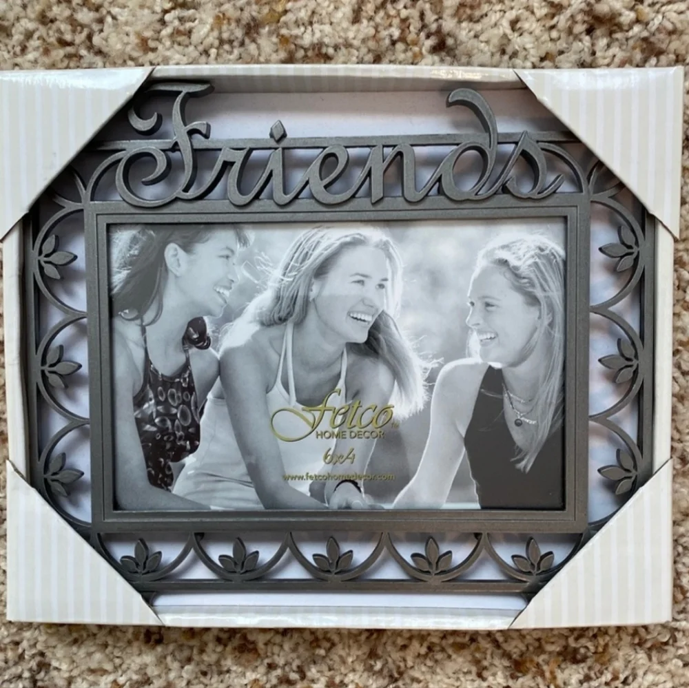 Friends pewter colored intricate 6x4 picture frame, NEW